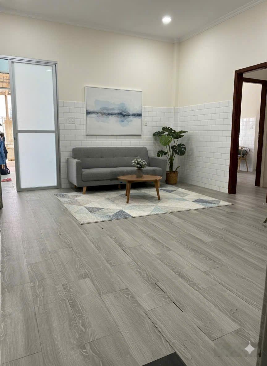 Cần bán nhanh nhà 2 tầng hẻm Đồng Nai Phước Hải Nha Trang giá: 4 tỷ 180 triệu