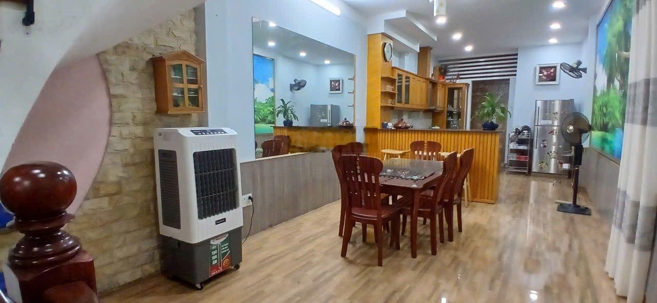 Bán nhà 3 tầng, căn góc hẻm ôtô nguyễn thiện thuật tttp. nha trang