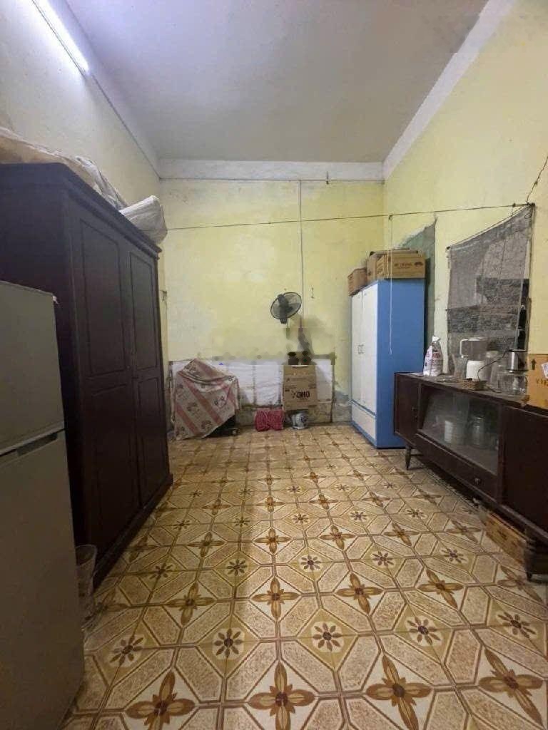 102m2 mảnh đất đắc địa Hoàng Quốc Việt, tt Cầu Giấy ngõ to như phố. Ô tô tránh dừng đỗ.