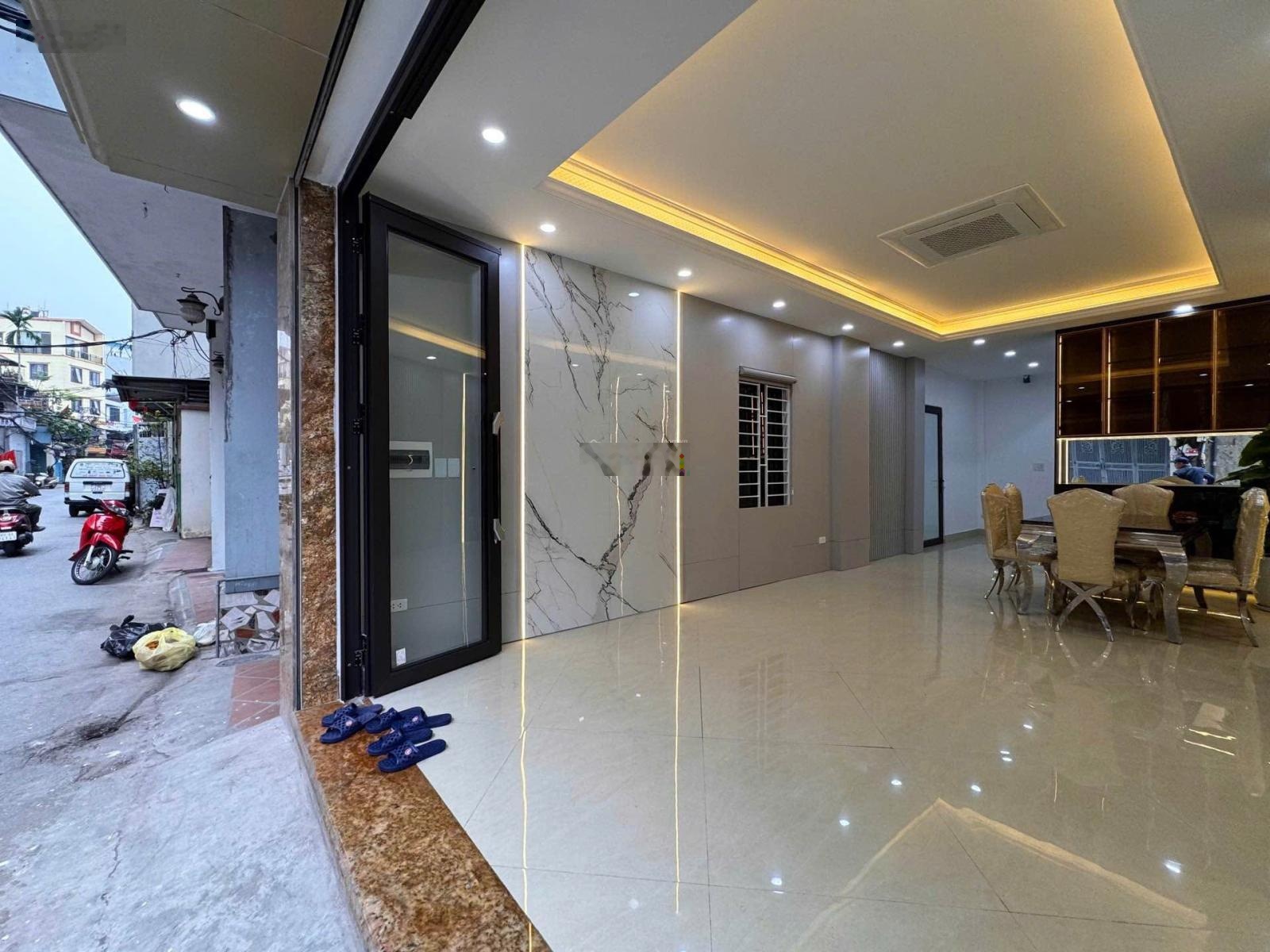 Lô góc mặt phố tân mai 45m2 5 tầng full nội thất cao cấp