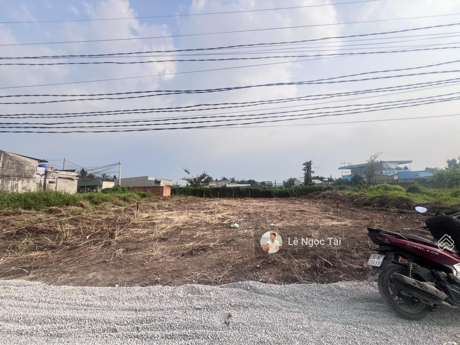 Đất xây nhà trọ 12,3x32m giá 2ty799 sát kcn Tân Đức