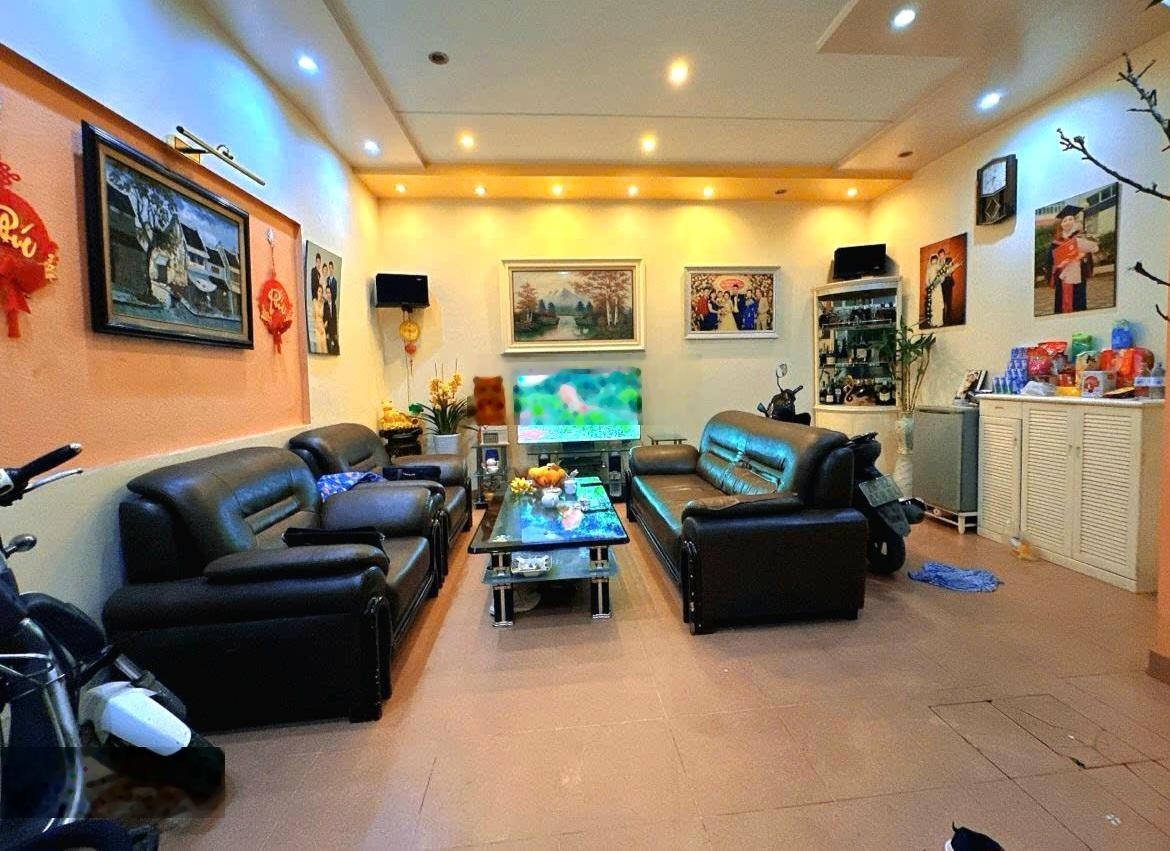 Vạn Bảo - Liễu Giai: bán đất 120m tặng nhà 3 tầng sân vườn gần hồ Tây, xây ngay tòa nhà đẹp.