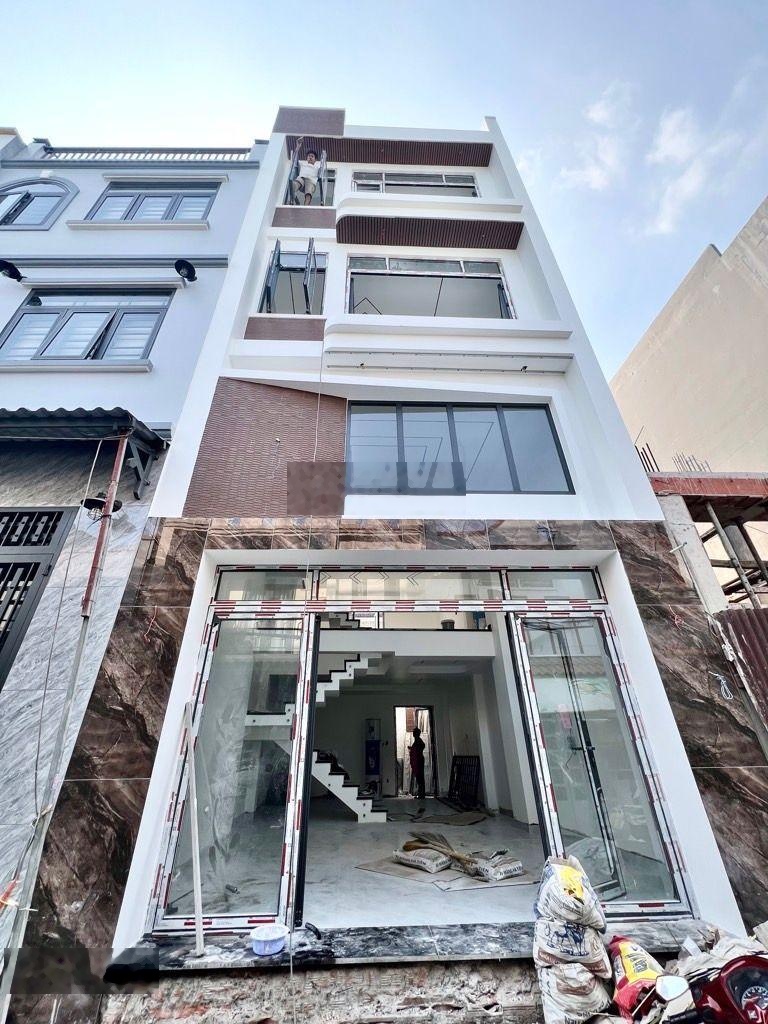 Bán nhà Siêu phẩm FULl nội thất 5 tầng Lê Đình Cẩn- sát khu Tên Lửa- Dt 5 x 11m