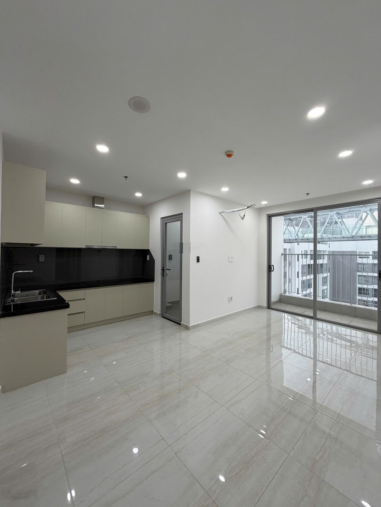 Bán căn 2PN 2WC Happy One Central 68m2 bàn giao hoàn thiện nội thất. Tầng cao, View mát