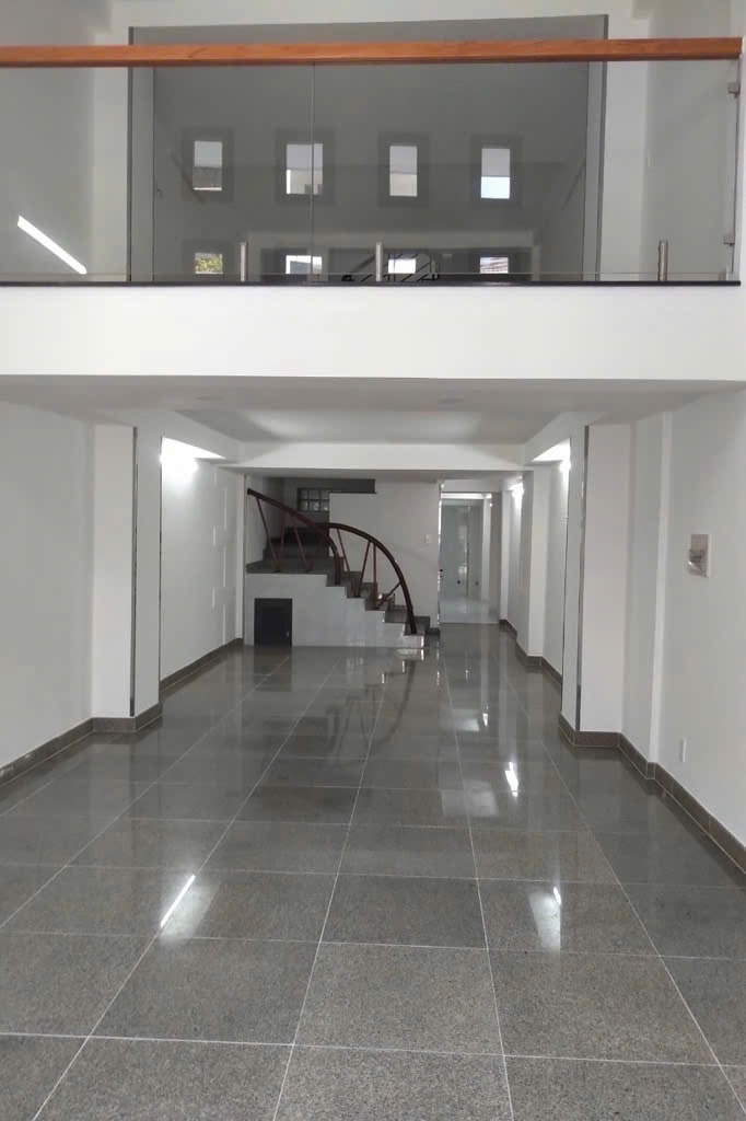 Hxh 10m sát mt - nguyễn cửu vân - giáp q1 - 95m - hẻm có lề tiện kinh doanh - khu được xây cao tâng