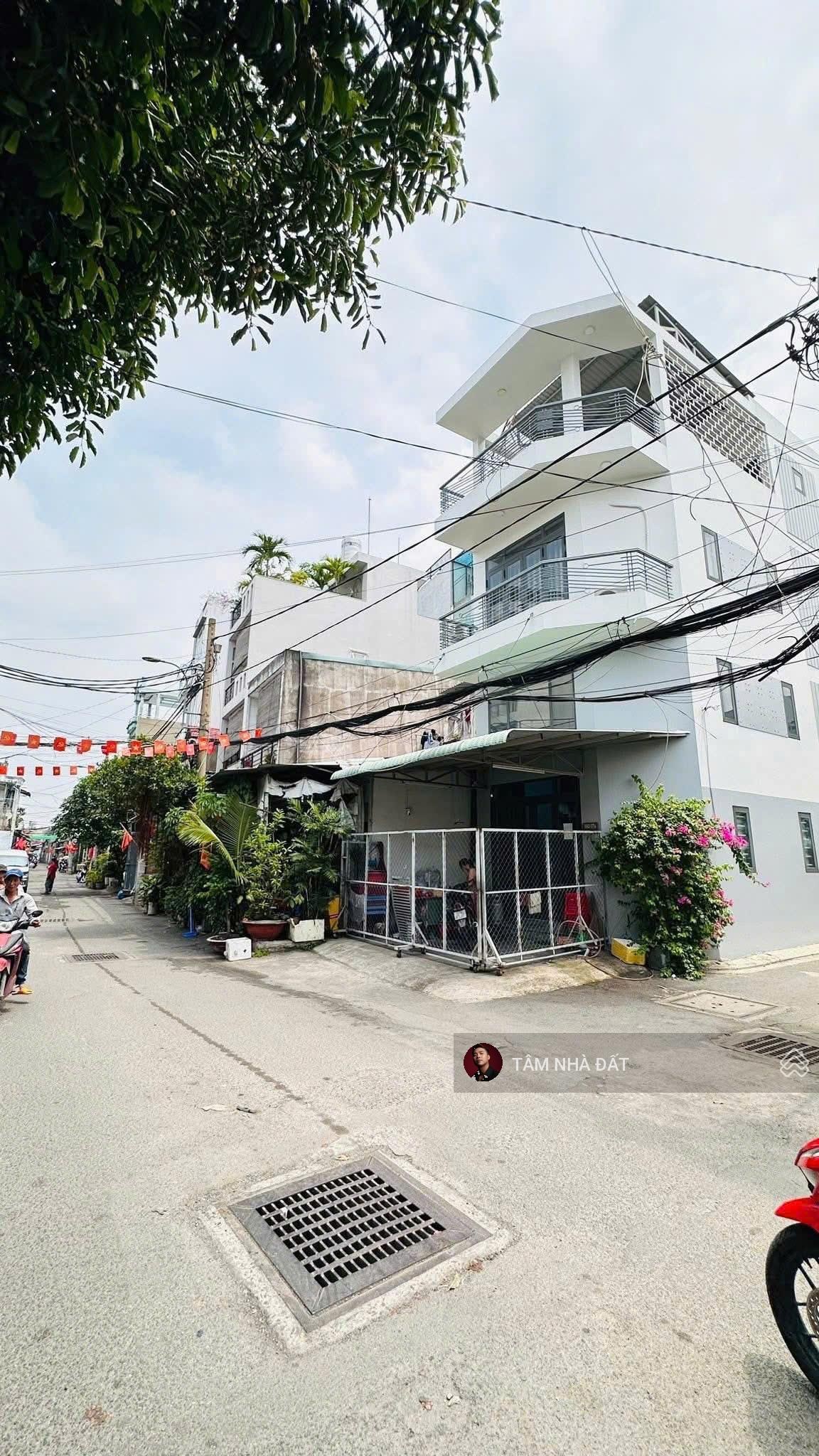 Cực phẩm căn góc 3 mặt phạm văn chiêu + (4,5x17m) + 5 tầng hẻm xe hơi thông thoáng lh 0933523239
