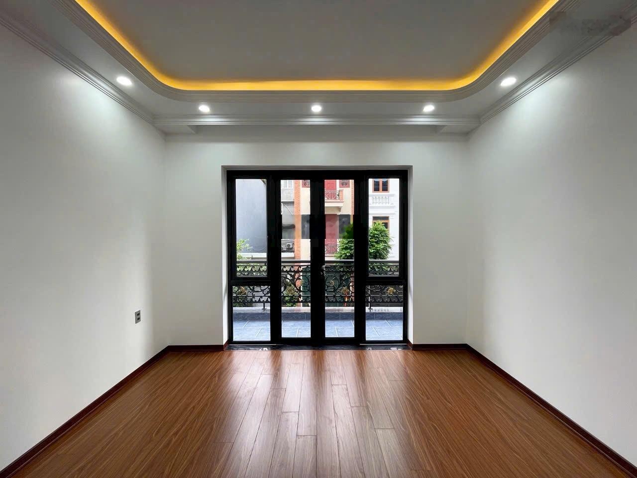 Bán NR 4PN, 4WC, 260m2 ở Lê Hồng Phong, 11,5 tỷ giá tốt Hot!