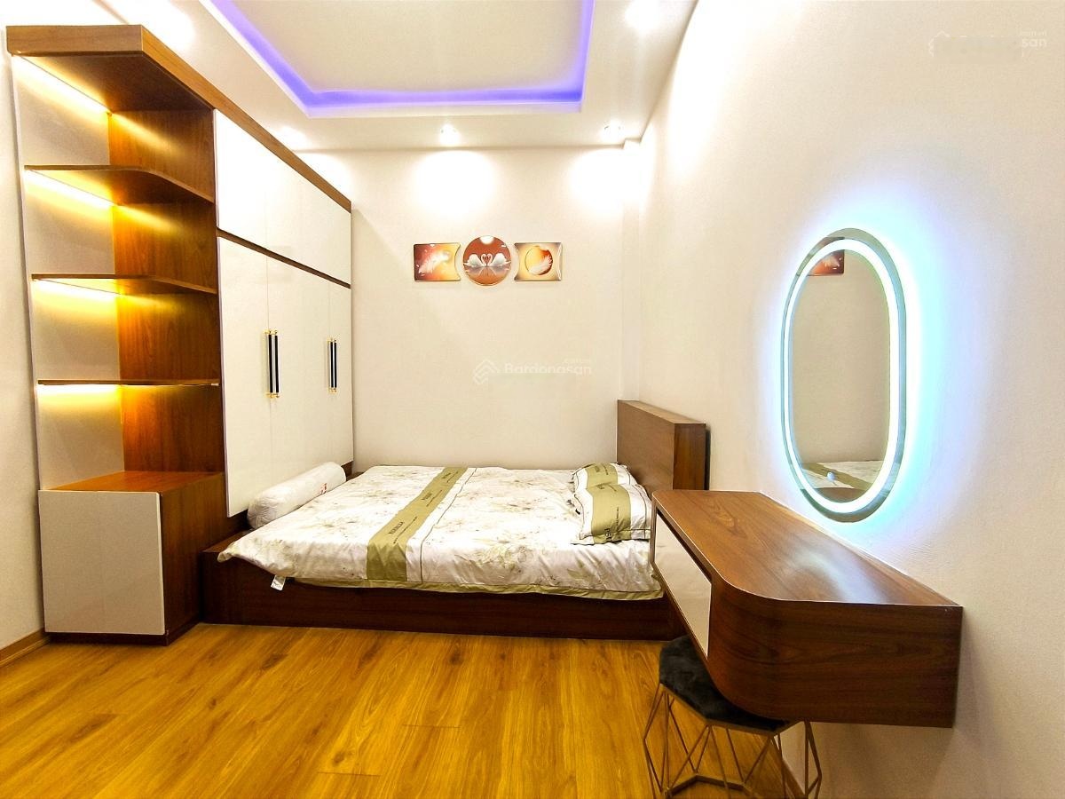 Siêu hiếm, Tây Sơn, lô góc, 2 thoáng, 30m ra phố, ngõ thông, kinh doanh, tặng full nội thất, 42mx4T