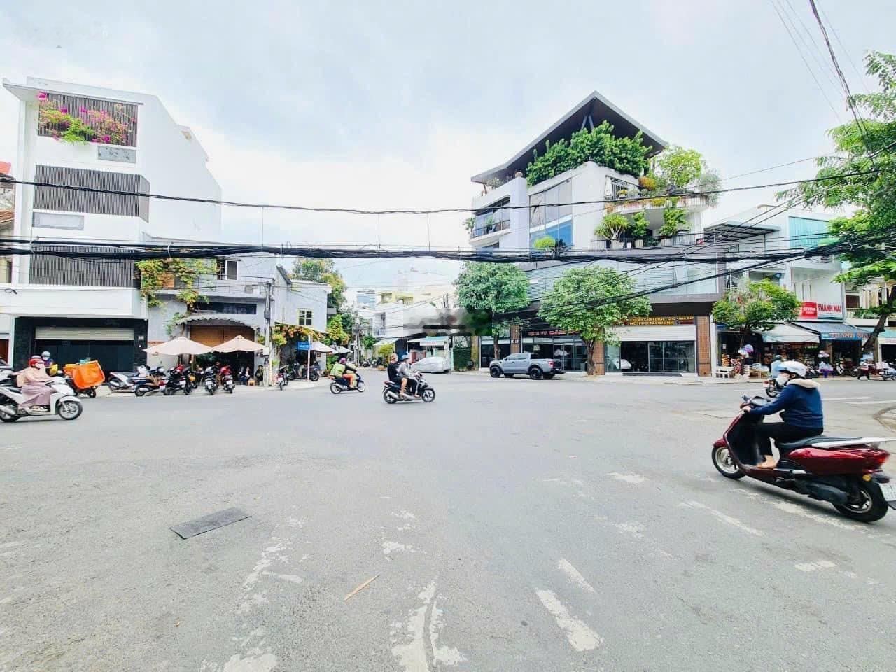 Bán nhà căn góc 2mt trần nhật duật 190m ngang 20m đang cho thuê 100tr