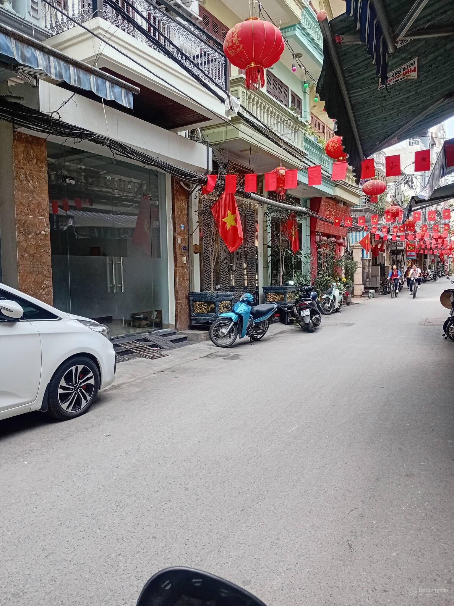 P/L Cổ Nhuế, 44m2 hơn 12 tỷ, dân xây ,ngõ thông, ô tô tránh, vỉa hè kinh doanh đẳng cấp, cực hiếm