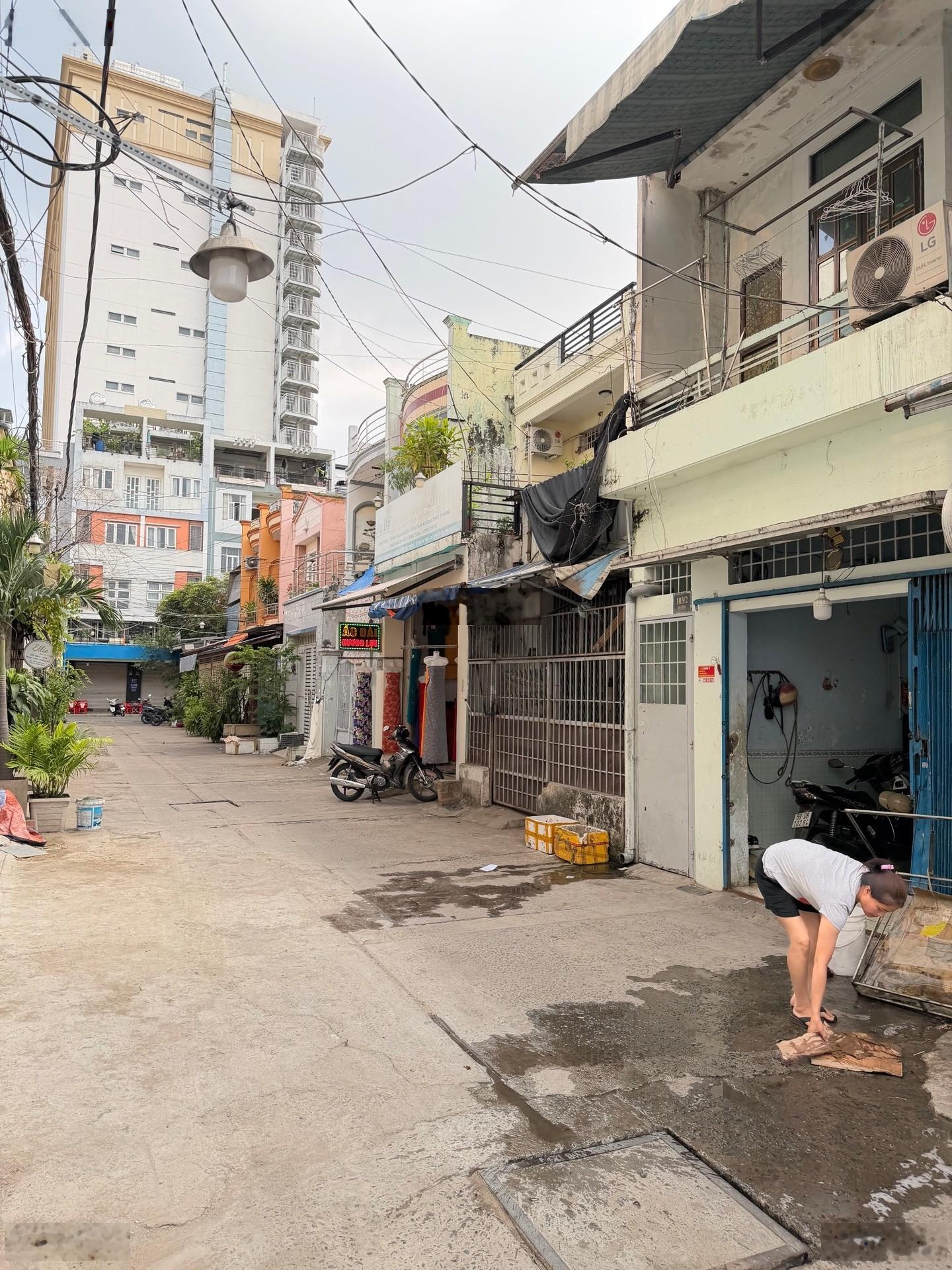 Mặt tiền kinh doanh ngay chợ tân hương - hai mặt thoáng - dòng tiền 40tr/tháng