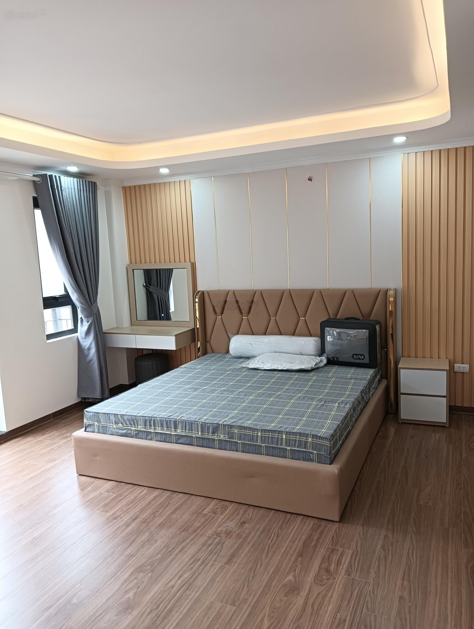Bán nhà đẹp lung linh, ô tô đỗ cửa, thang máy, lô góc, ba mặt thoáng - nhỉnh 18 tỷ