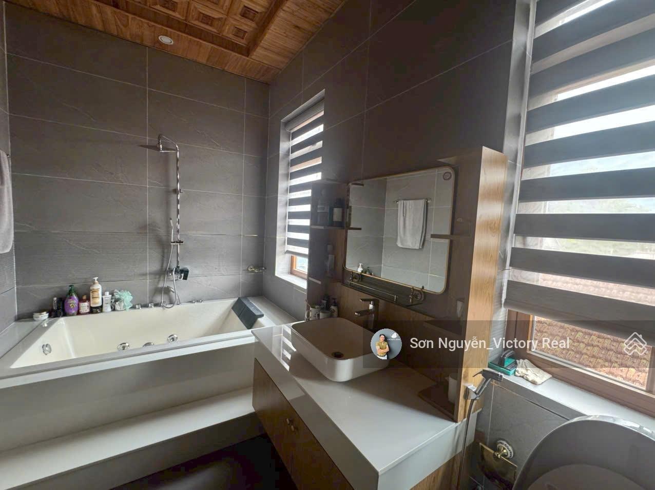 Nhà đẹp P.05 Đà Lạt 3 phòng ngủ, hẻm xe hơi, diện tích hơn 100m²