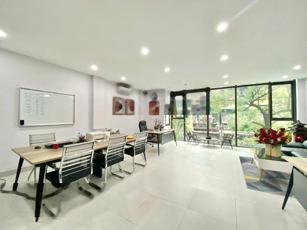 SÀN VĂN PHÒNG ĐẸP NHƯ HOA HẬU TẠI NGUYỄN TRÃI Diện tích: 60m2 Giá thuê 8.5 triệu