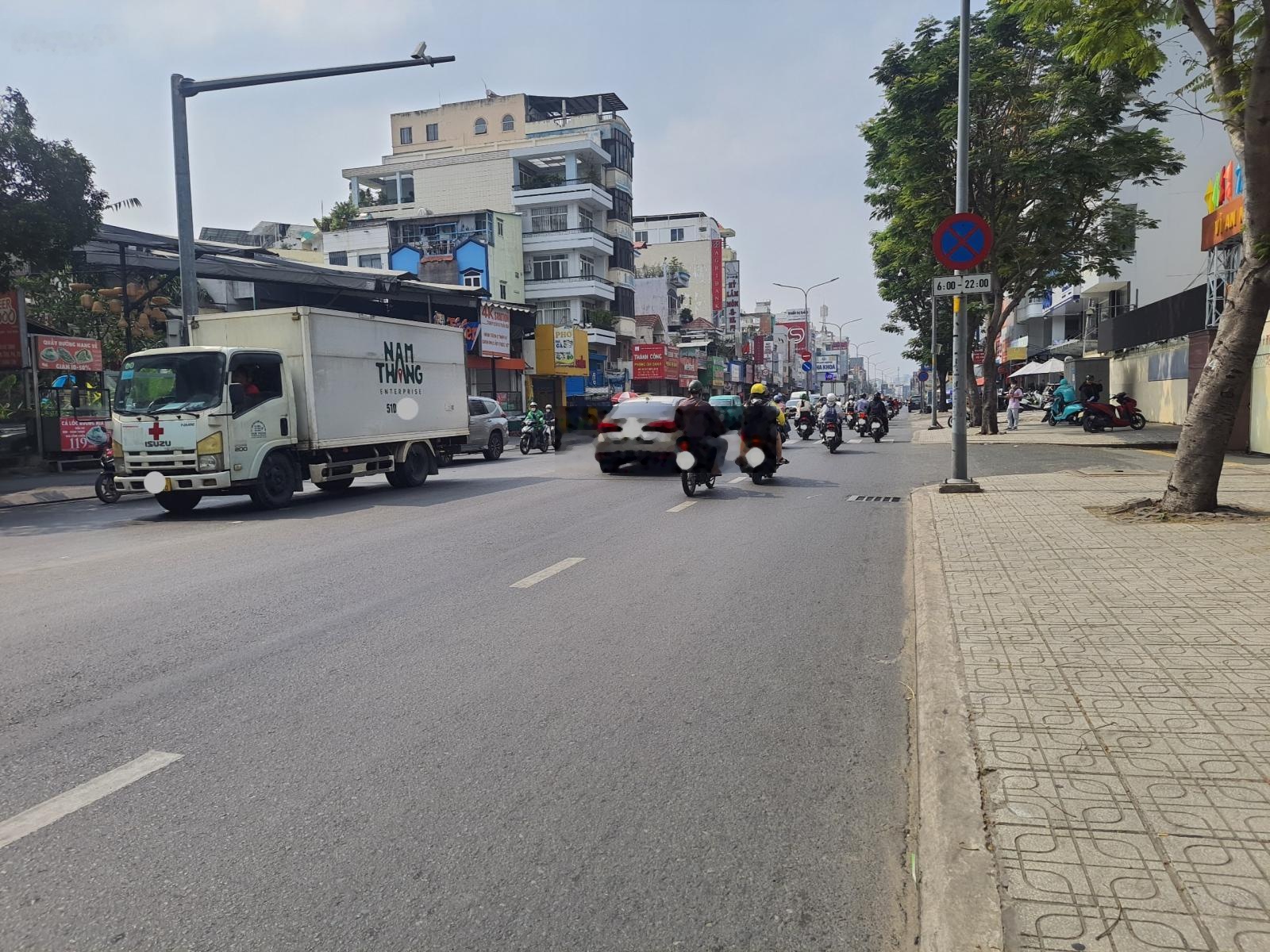 Hiếm, 4x18m, 4 lầu, HĐ thuê 30tr, Nhà hxh 10m Hoàng Văn Thụ, gần Công An Tân Bình, Bán 15.3 tỷ