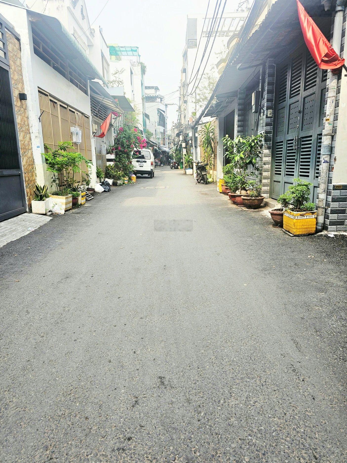 Nhà Hẻm Ô Tô Bà Hom Quận 6, 4 Tầng kiên cố, DT: 3.4mX19m. Chủ Chào 7.69 tỷ còn TL.