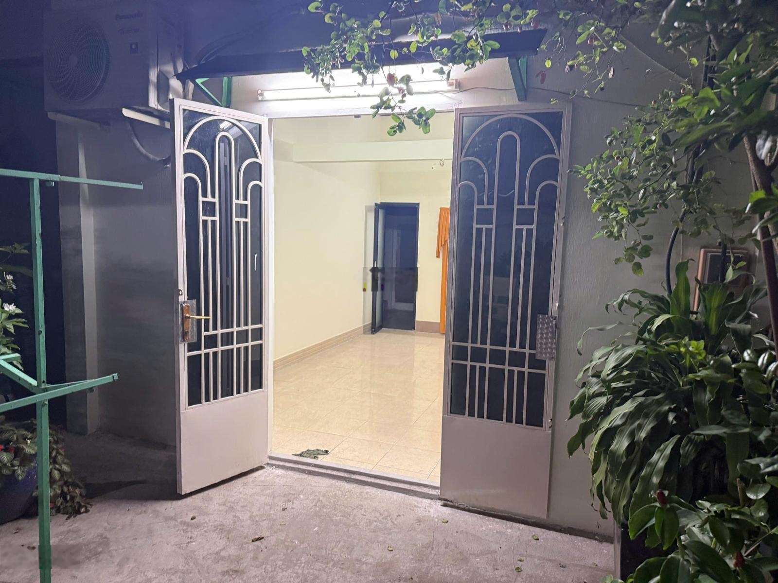 Cho thuê gấp nhà trọ 24m2 tại 12/1 đường số 42, 6 triệu VND