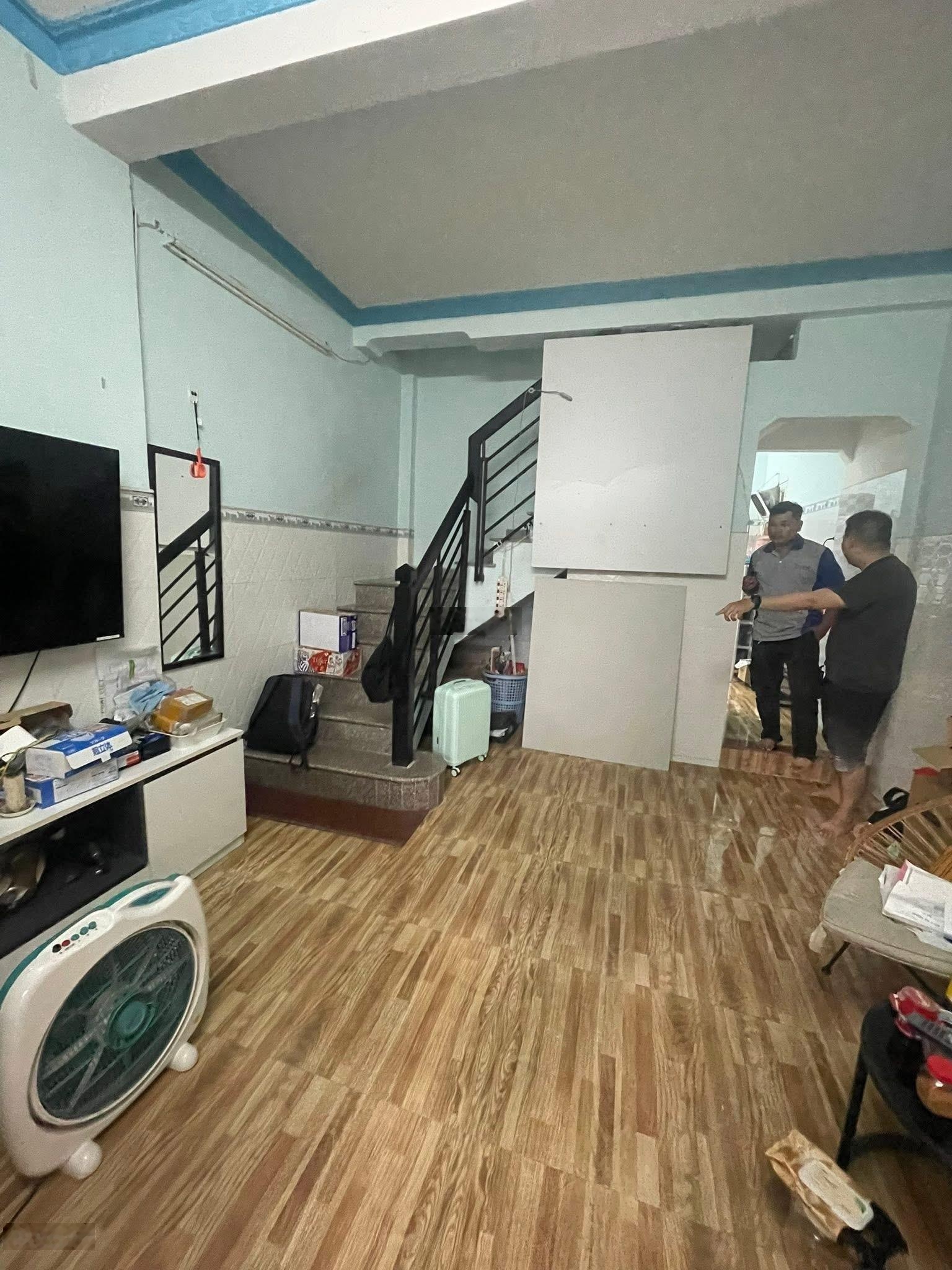 7 triệu/tháng - Nhà 2 phòng ngủ 2wc 2 máy lạnh sân rộng rãi Lò Lu gần khu công nghệ cao
