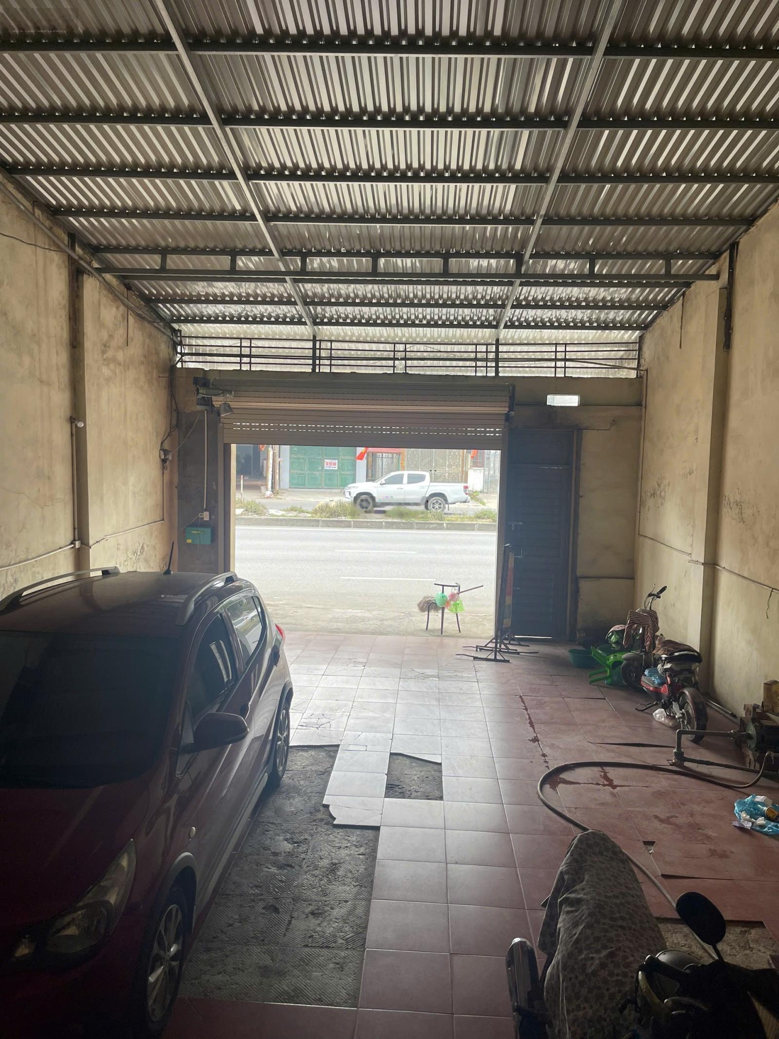 Cho thuê nhà tầng 1, mặt đường QL2, mặt tiền 7m, diện tích quán 80m2, mặt sàn 180m2