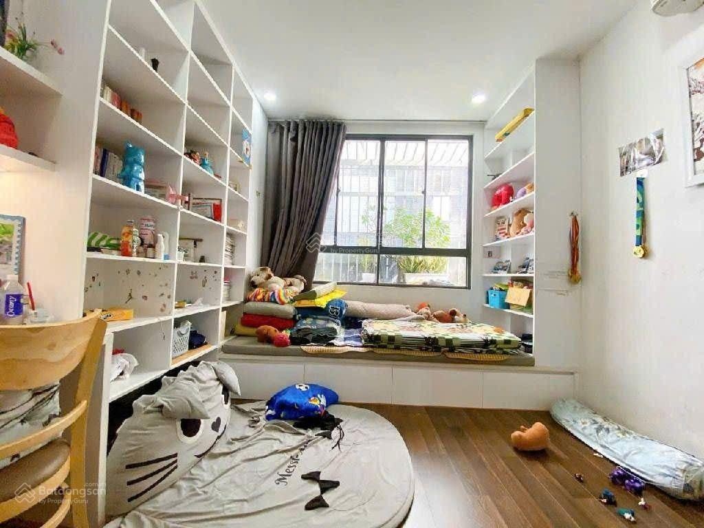 Nhà mới đẹp 5 tầng - hẻm 4m 1 trục gần mặt tiền tktq - 65m2- giá 8.2 tỷ