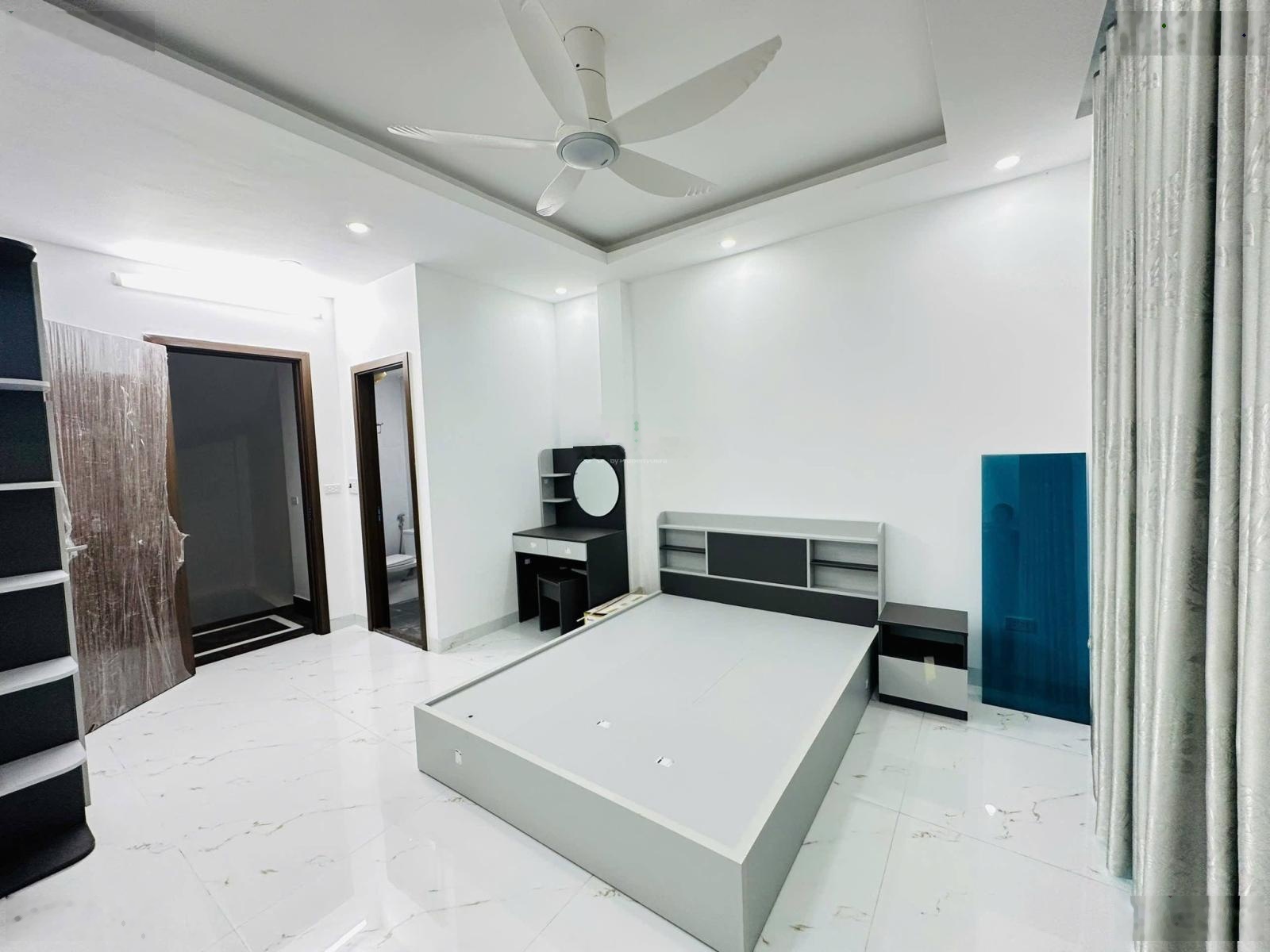 Chính chủ bán nhà ĐỐNG ĐA, TÔN THẤT TÙNG, 4 Tầng x 50m2, MT 4m, Giá 9,7 tỷ thương lượng