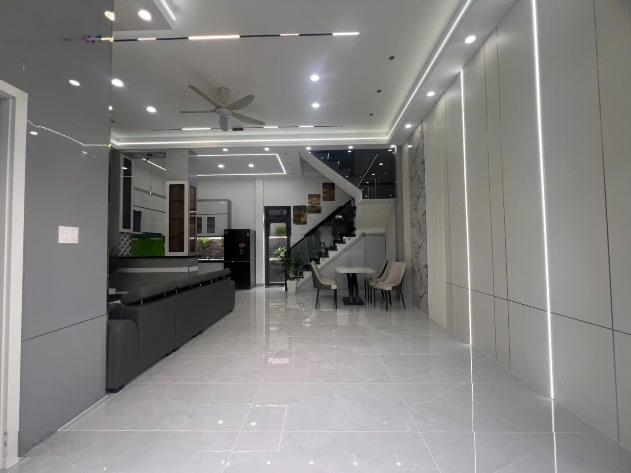 Biệt thự mini gần chợ Thới Tứ , DT 7m x 12m - Tặng full nội thất