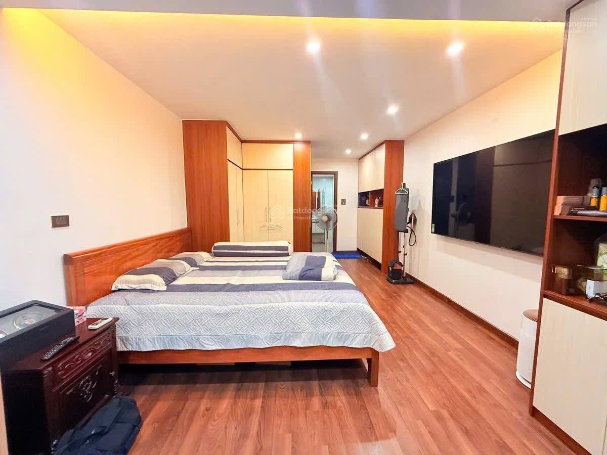 Giá tốt! Phố Hồ Tùng Mậu, gần phố, ngõ thông kinh doanh, dân xây 2 thoáng, 42m2x5T