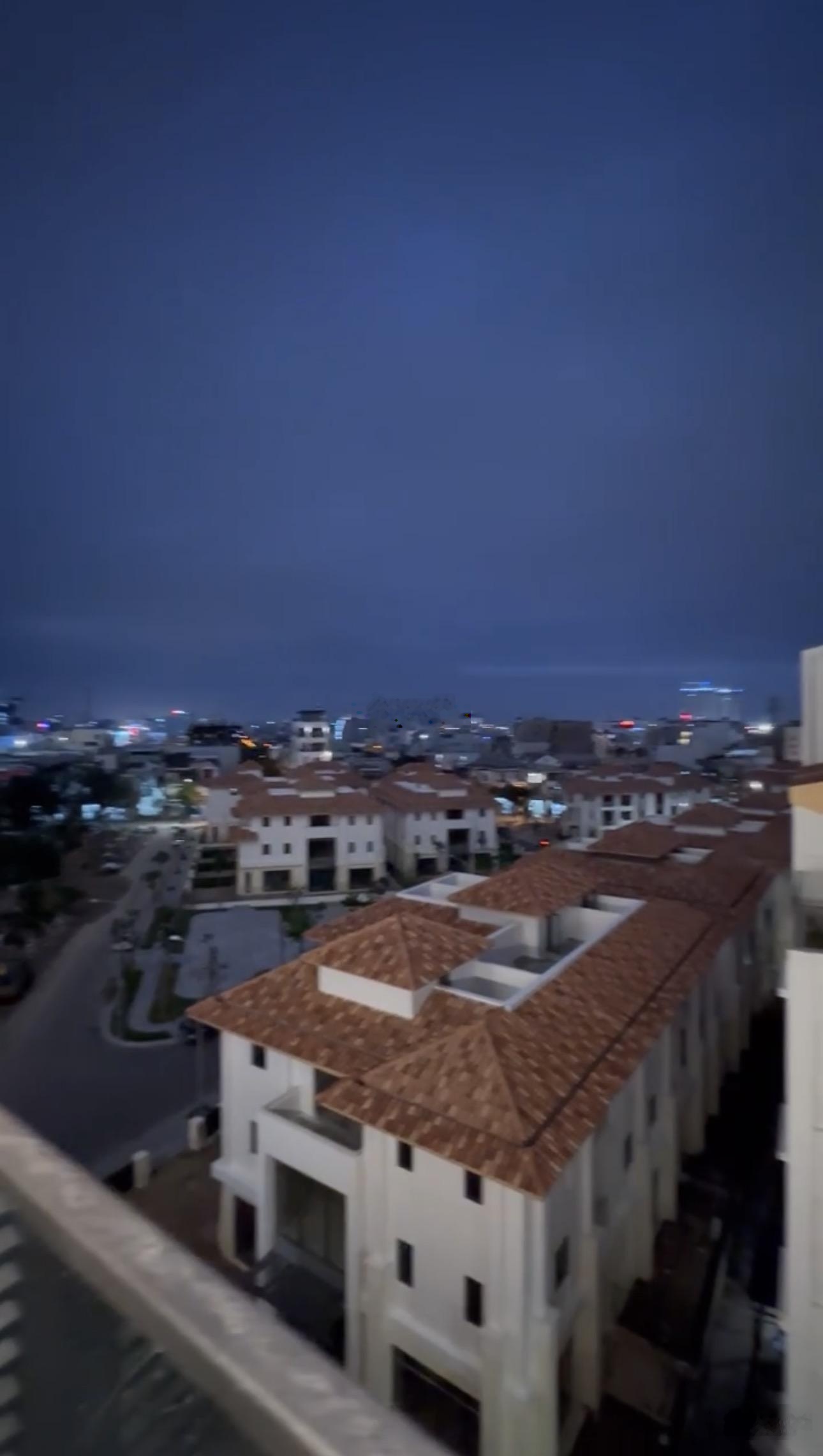 Cho thuê căn studio suncosmo toà p1 view biển