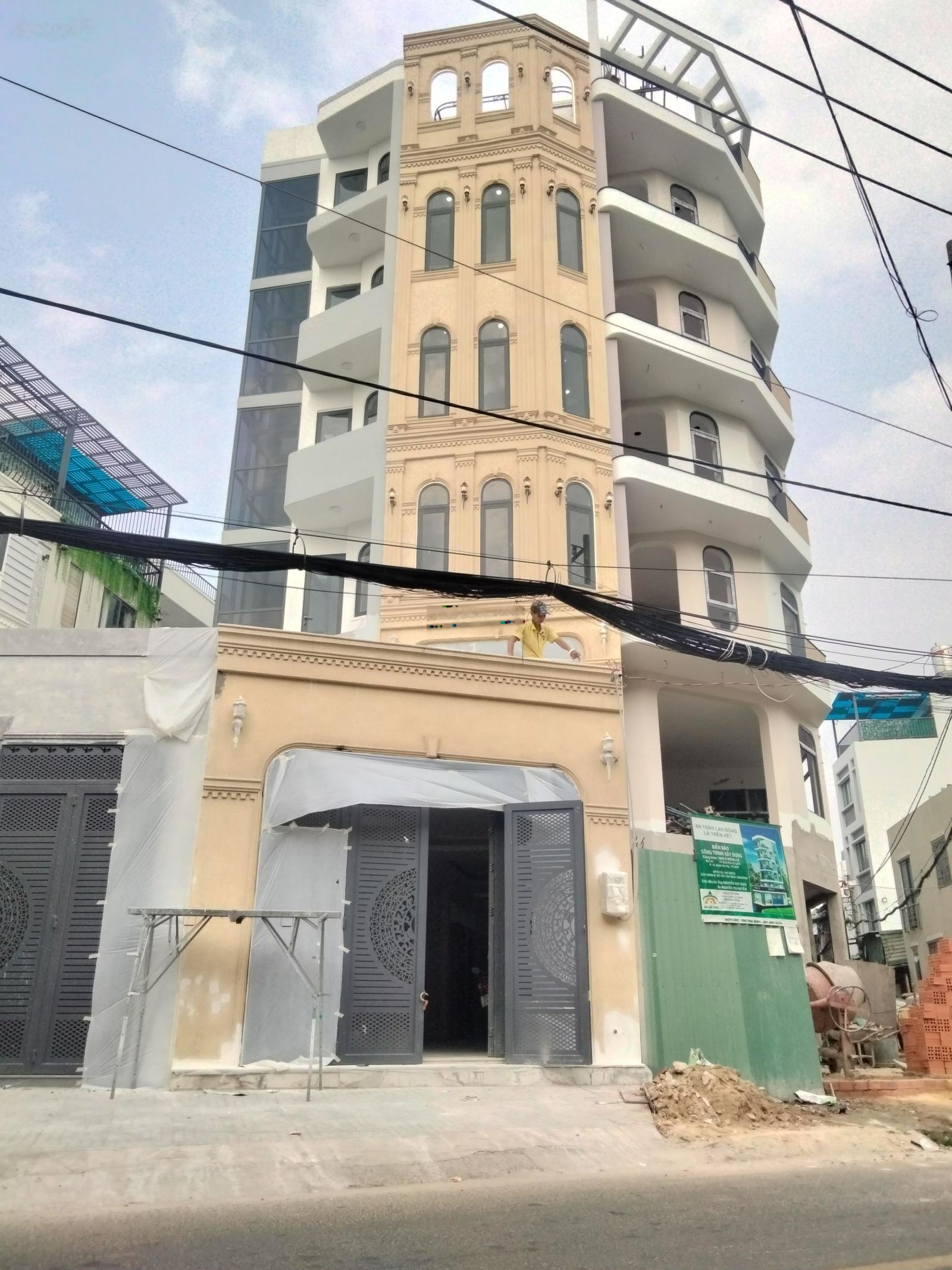 Nhà mặt tiền : nguyễn tư giãn phường 12 q.gv : 4 x 18 5 tầng