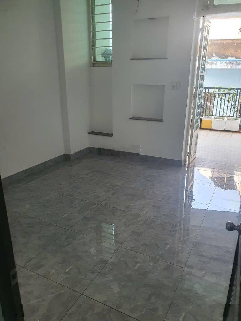 Nhà bán Âu Dương Lân ,công năng to 3PN , SHR nở hậu hoàn công đủ , Nhỉnh 6 tỷ .