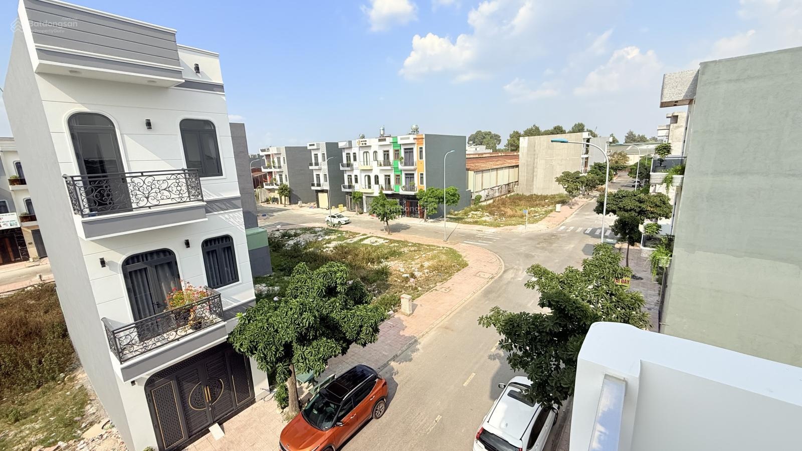 Nhà phố mới hoàn thiện thiết kế mẫu mới hiện đại