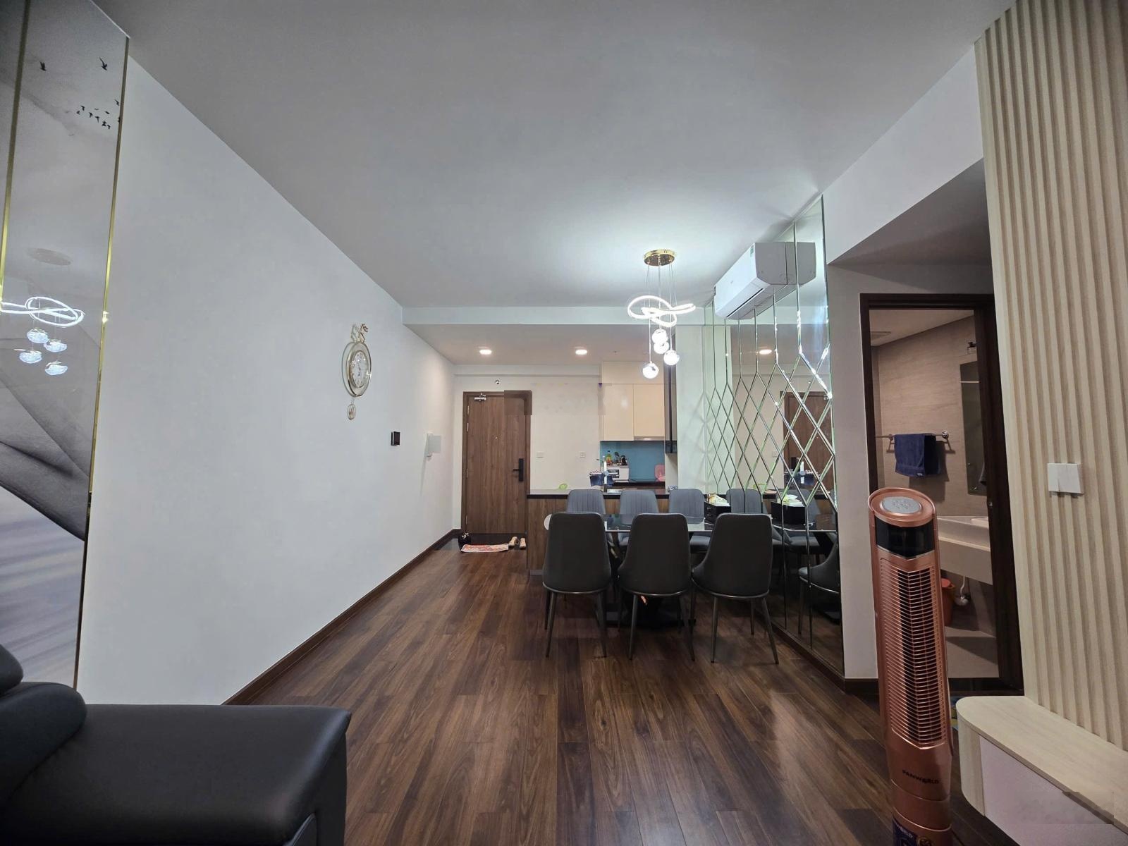 Cho thuê căn 2pn2wc/ 79m2 căn góc chỉ 11tr - full nội thất vào ở ngay. lh: 0902470589