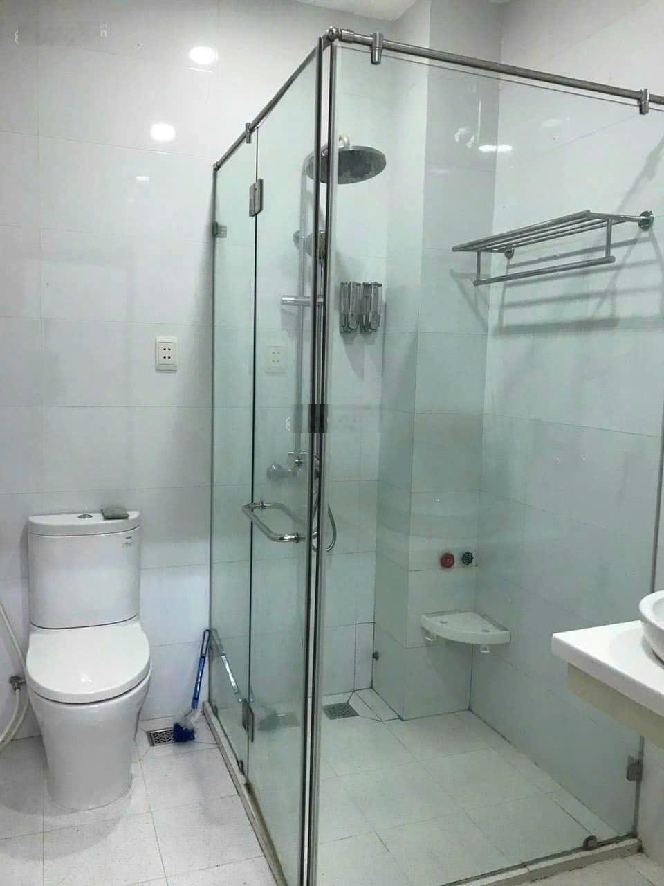 Nhà HXH - Nguyễn Đình Chính - 4.5x17m - trệt lửng 3 lầu - 5PN 4WC - 35 triệu TL - Hằng 0906656852