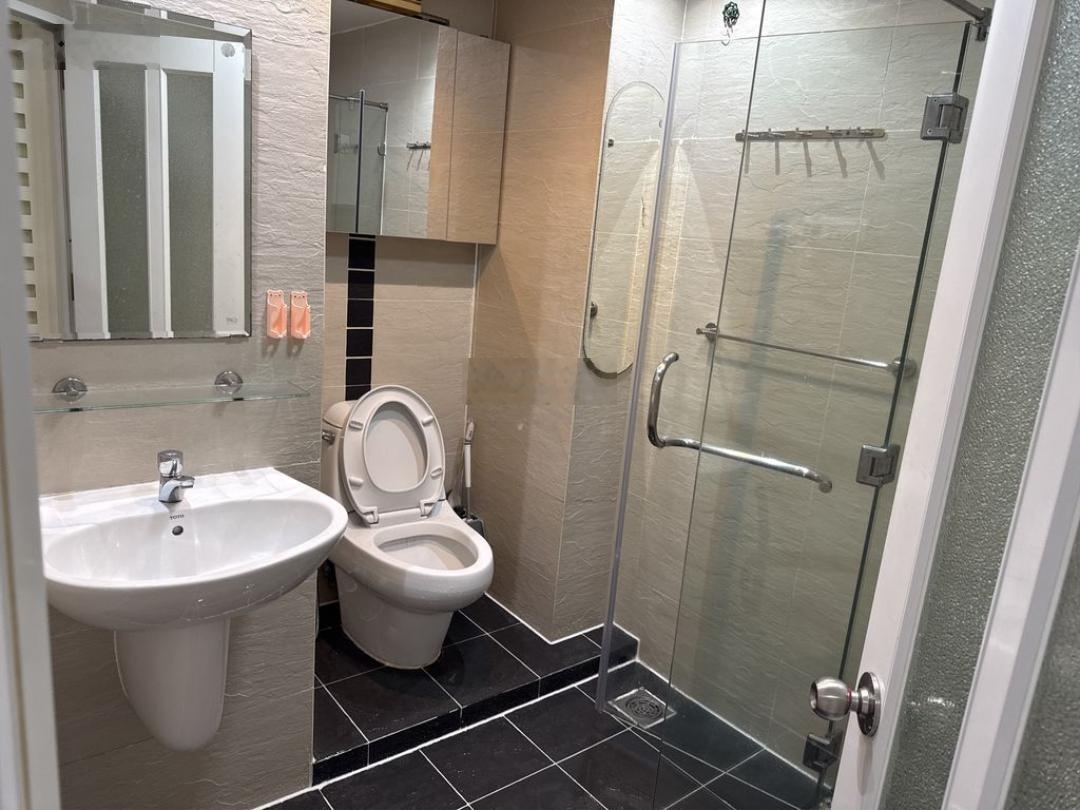Bán căn hộ 2PN, 2VS, 70m2, 2 tỷ 820 triệu, tại H3 Hoàng Diệu, Quận 4