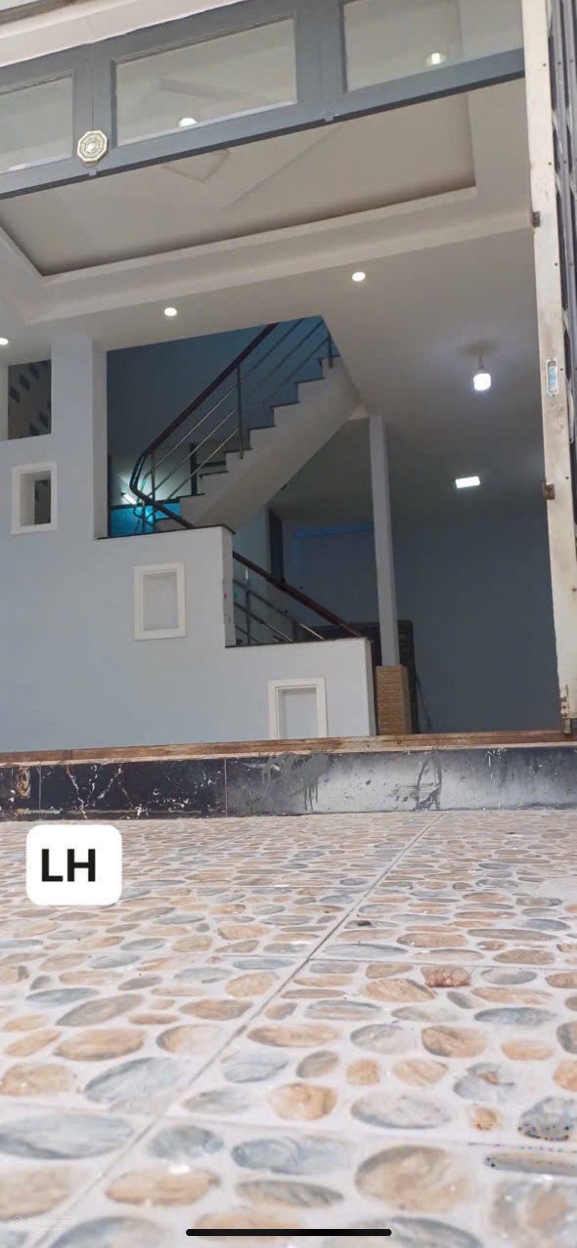 Nhà mới về tỉnh lộ 10- khóa số-chính chủ thiện chí cần bán gấp