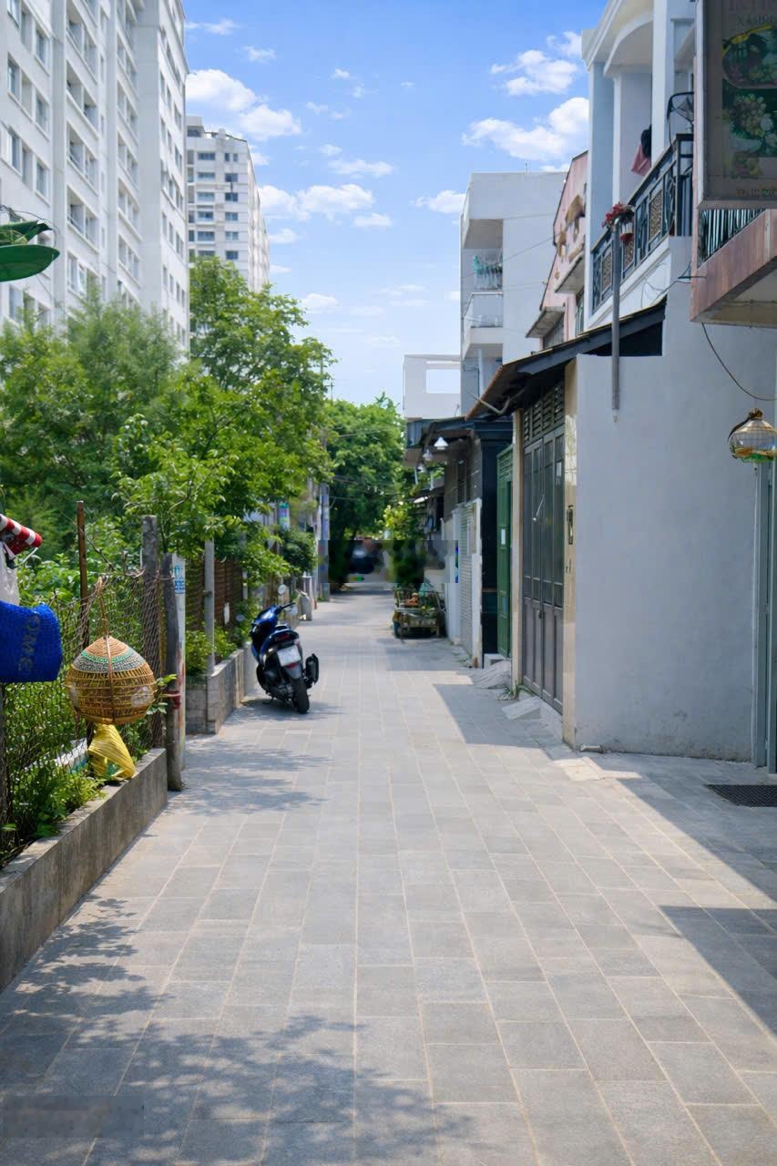 Không gian sống dễ chịu hòa bình tân phú hxh đỗ cửa 48m - 2 tầng
