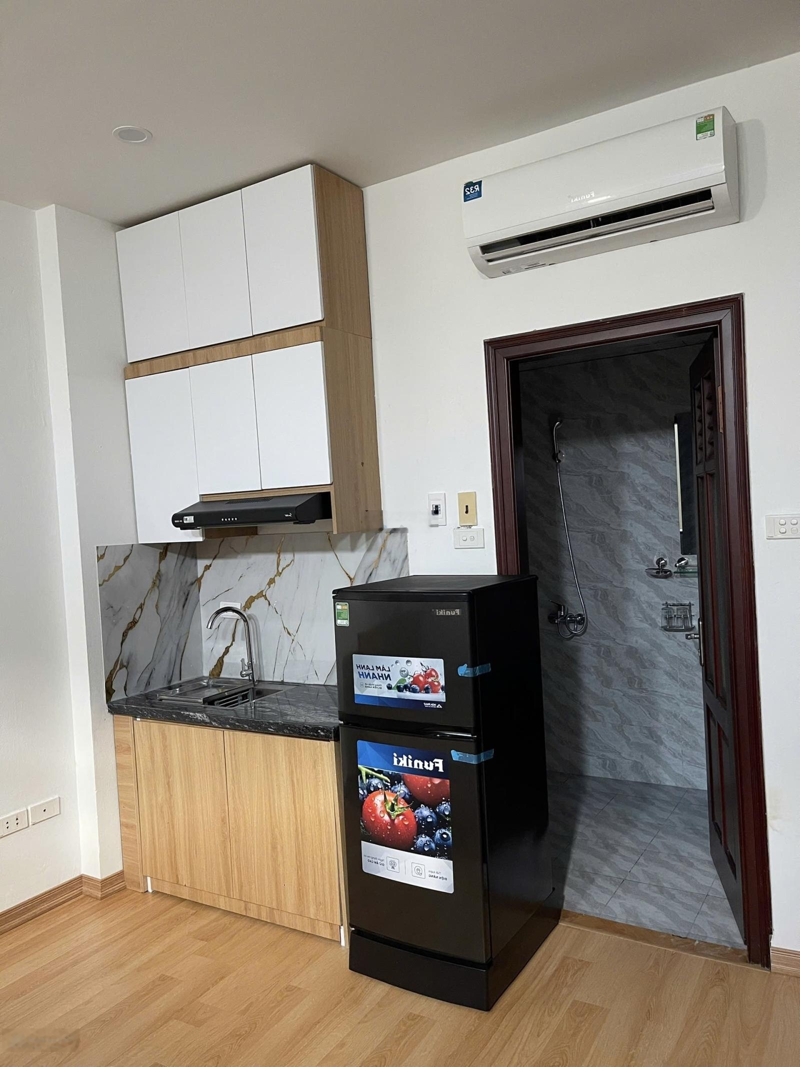 Chung cư mini 7 tầng thang máy - dòng tiền cao 1,2 tỷ/năm - khu vip cầu giấy, trung kính 80m2, 24