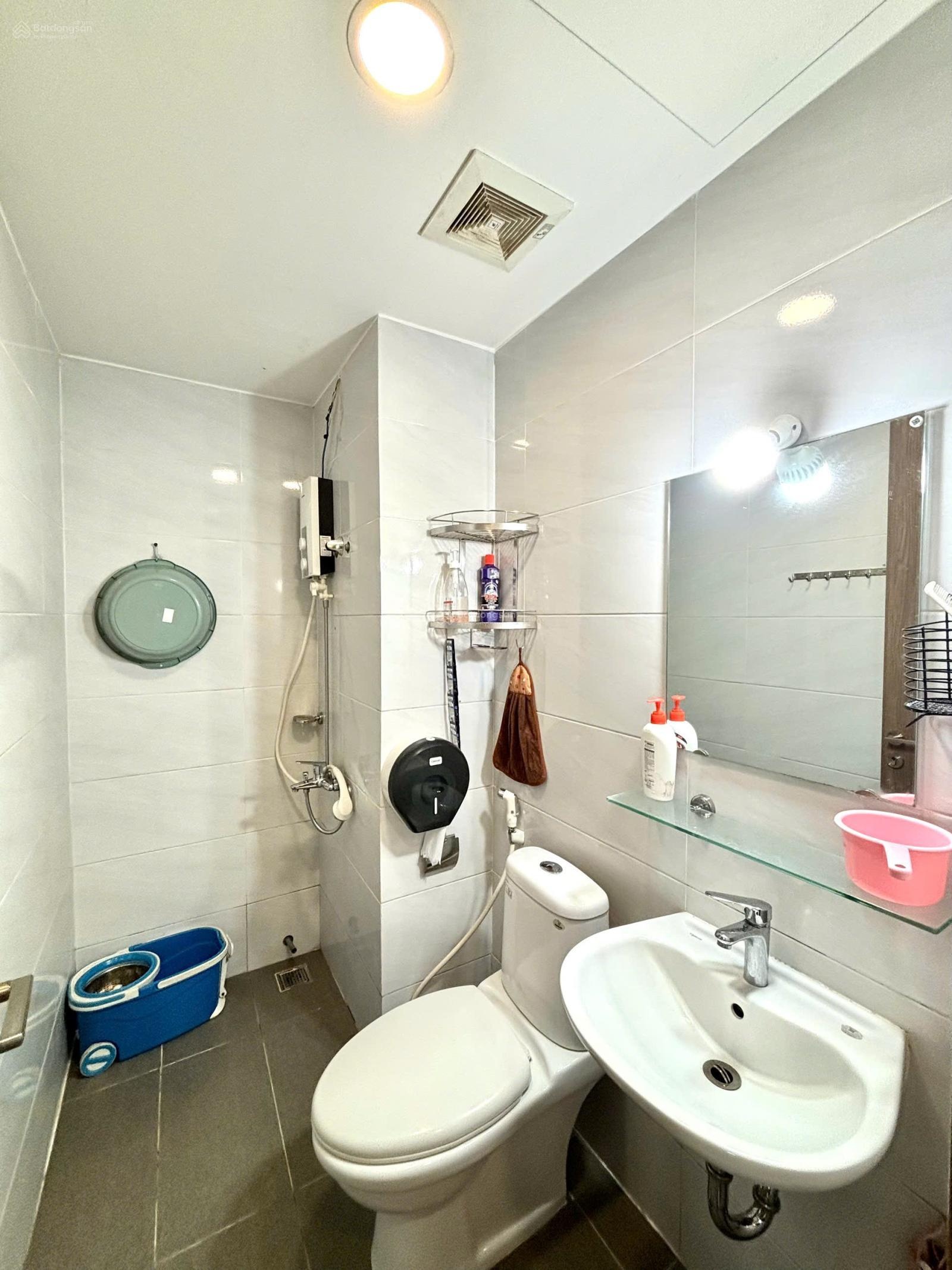 Căn hộ 2PN 1WC 55m2 Nội thất - Giá bán 2 tỷ 100 bao giấy tờ