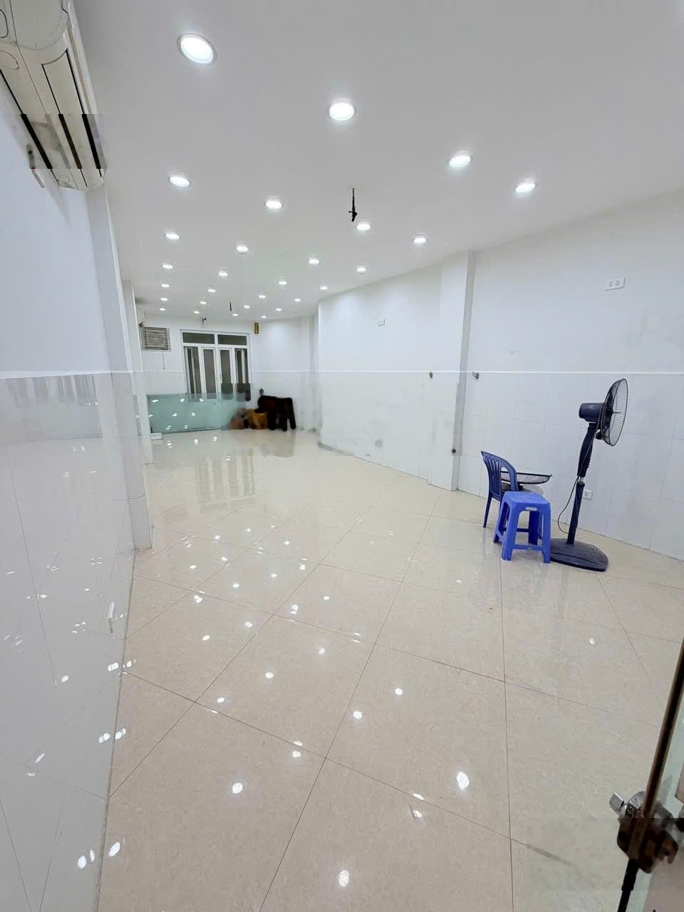 Cho thuê nhà ngõ phố Tam Trinh, 77mx3 tầng, 14 triệu/th, 5 ngủ, 3 wc, full nội thất, cạnh cc Herios