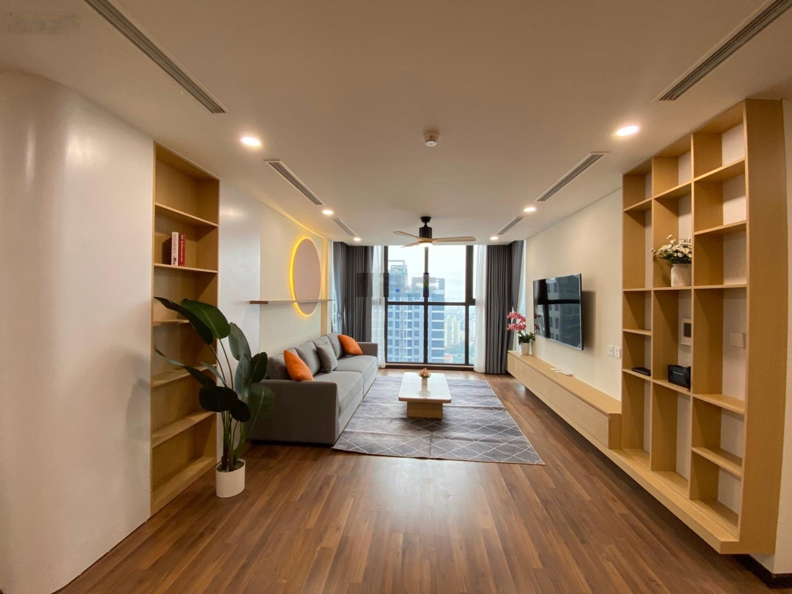 Chủ đã đặt cọc căn to hơn cần bán gấp trong tháng căn hộ 2N2VS Goldmark giá 6,7 tỷ LH: 0962132496