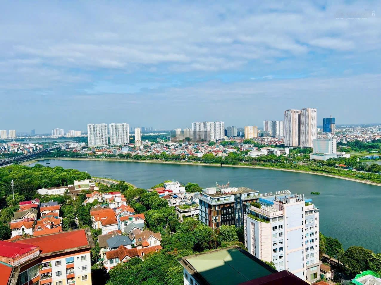 Chính chủ cần tiền bán gấp căn 2 phòng ngủ 60m2 chung cư VP5 Linh Đàm view hồ giá rẻ. LH 0967070868