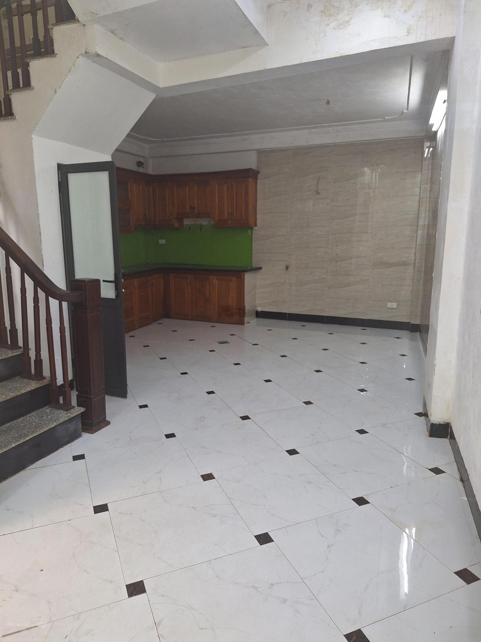 Hàng hiếm 55m2 x 5 tầng phố Bằng Liệt, Hoàng Mai 8.9 tỷ