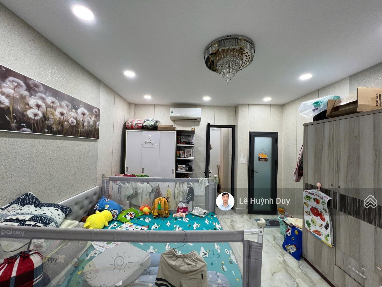 6,9 tỉ - Huỳnh Văn Bánh - Trường Sa, Phú Nhuận - 4 tầng đúc - khu vip - hẻm rộng