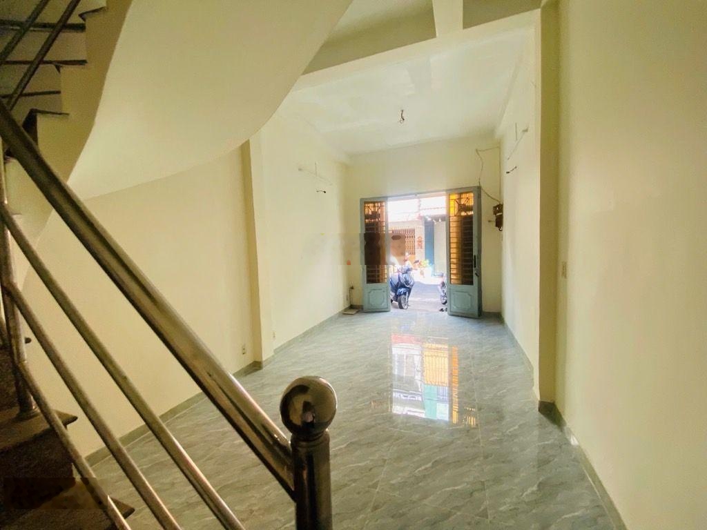 Hàn hải nguyên quận 11, khu vực kd đông đúc, đường nhựa 8m thông - 2 tầng - 3.3x11, giá 8.2 tỷ tl
