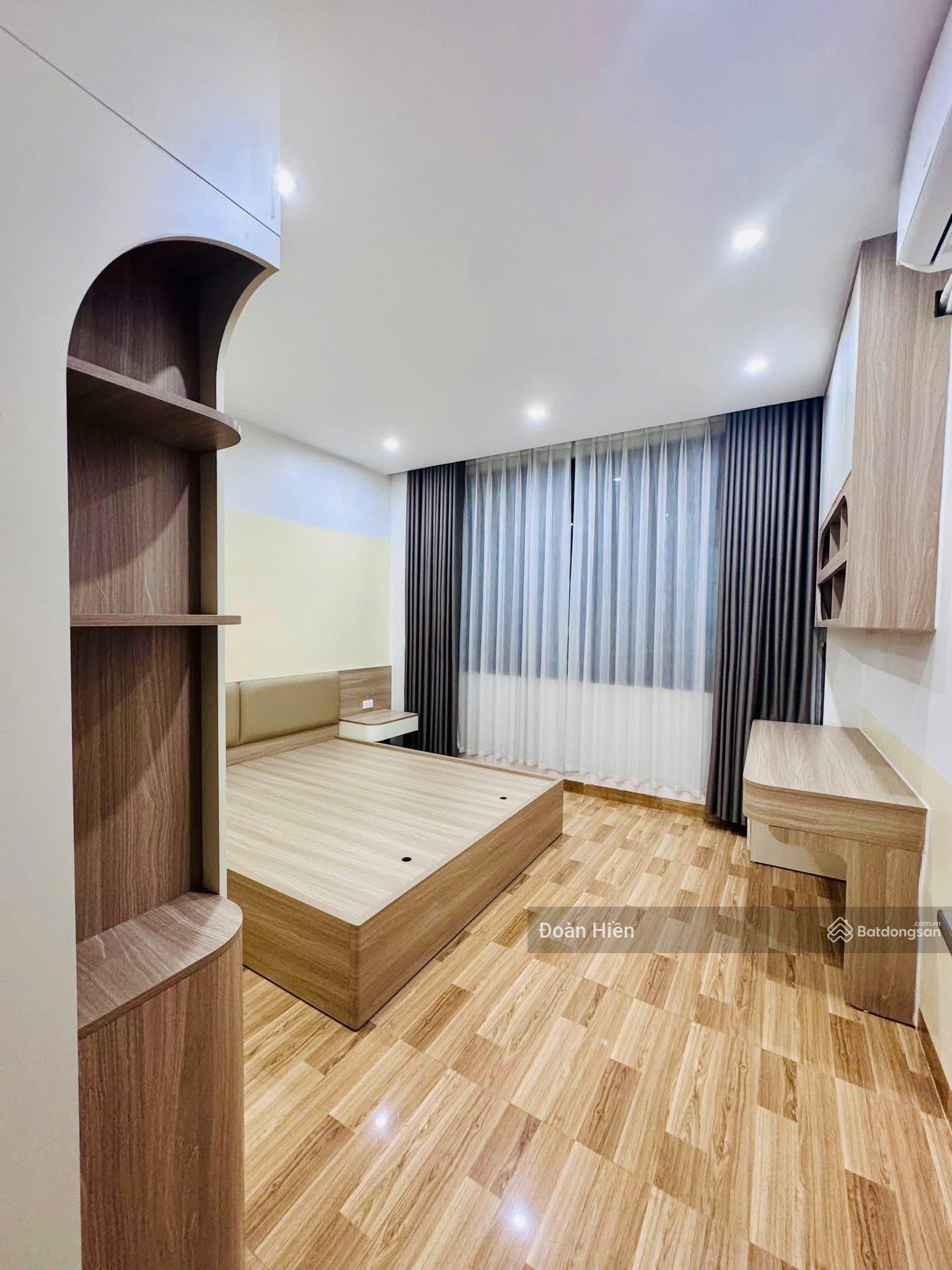 Còn lại duy nhất 1 căn! Phố Đội Cấn, ô tô đỗ cổng, ngõ thông, đủ NT, ở ngay, chủ vượng phát, 46m*5t
