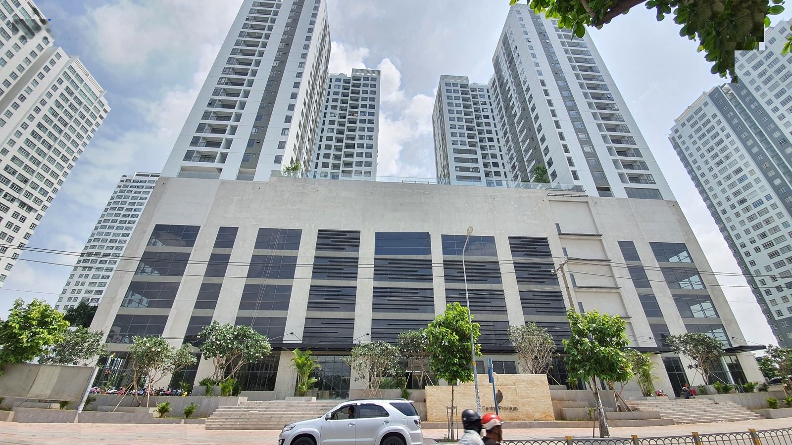 Cần cho thuê căn hộ Central Premium 854 Tạ Quang Bửu, P Chánh Hưng, TPHCM DT 51m2, 1PN, 1WC