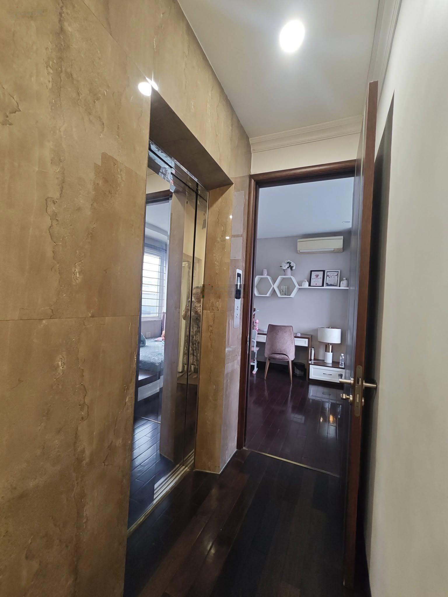 Bán nhà ngõ ô tô tránh vỉa hè 7 tầng thang máy có hầm nhà đẹp, nội thất 5 sao đẳng cấp, 29,8 tỷ