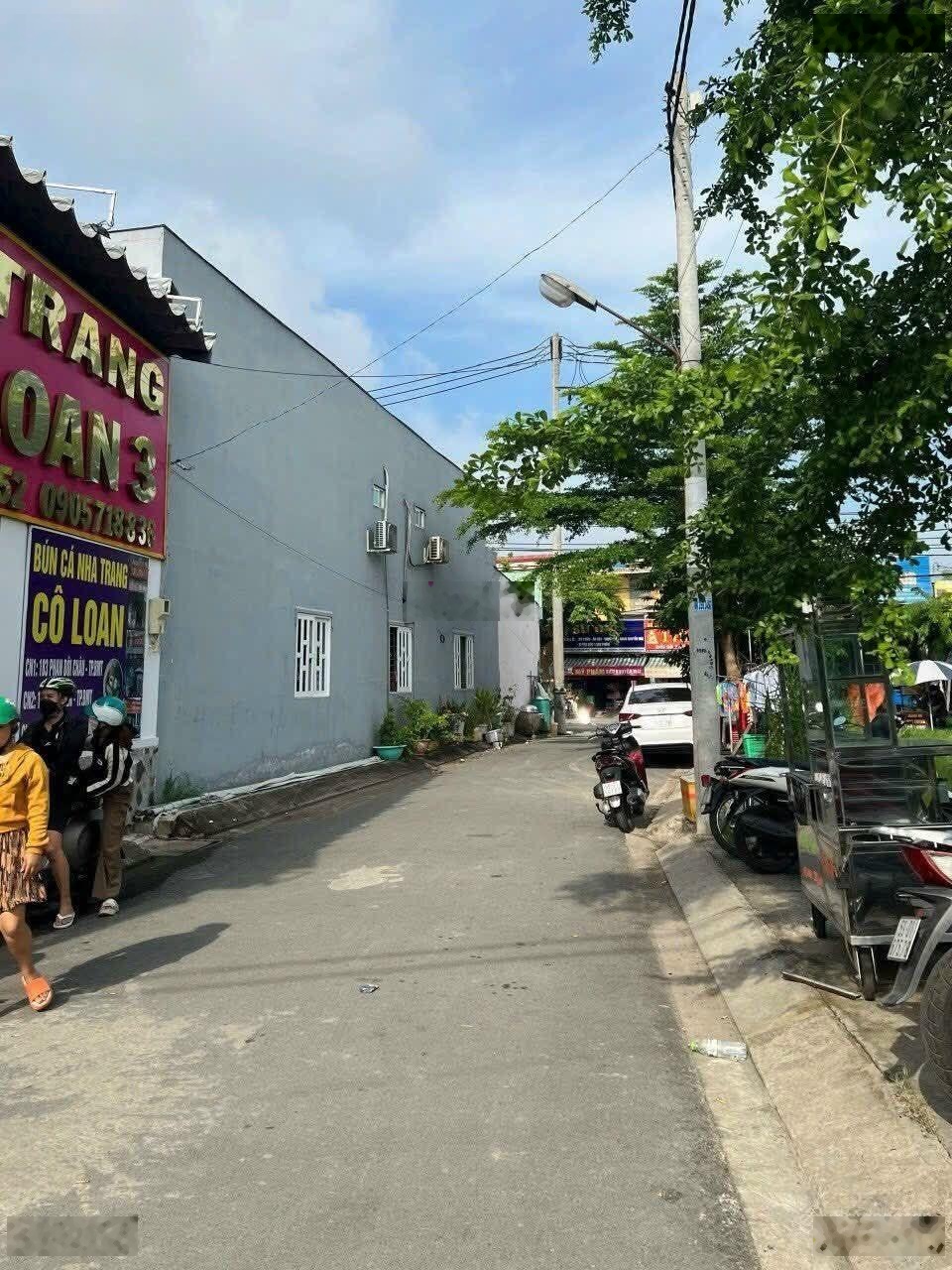 Bán đất khu dân cư chợ bà Chồi, xã Long Thới, huyện Nhà Bè TPHCM. Diện tích 85m2, giá 3,7 tỷ