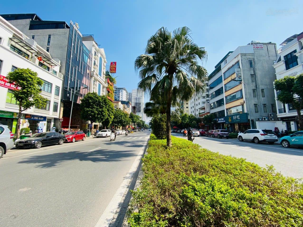Chủ cần tiền giảm chào 5 tỷ cho nhà mặt phố Hàm Nghi. Giá đầu tư