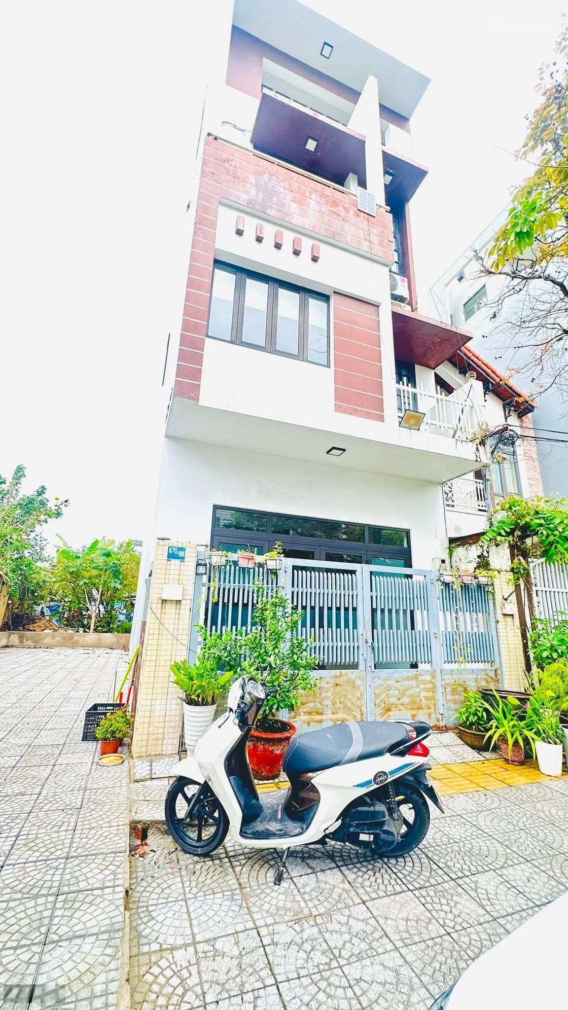 Bán nhà 4 tầng mặt tiền sát Phạm Văn Đồng, Dương Đình Nghệ, trung tâm biển Sơn Trà